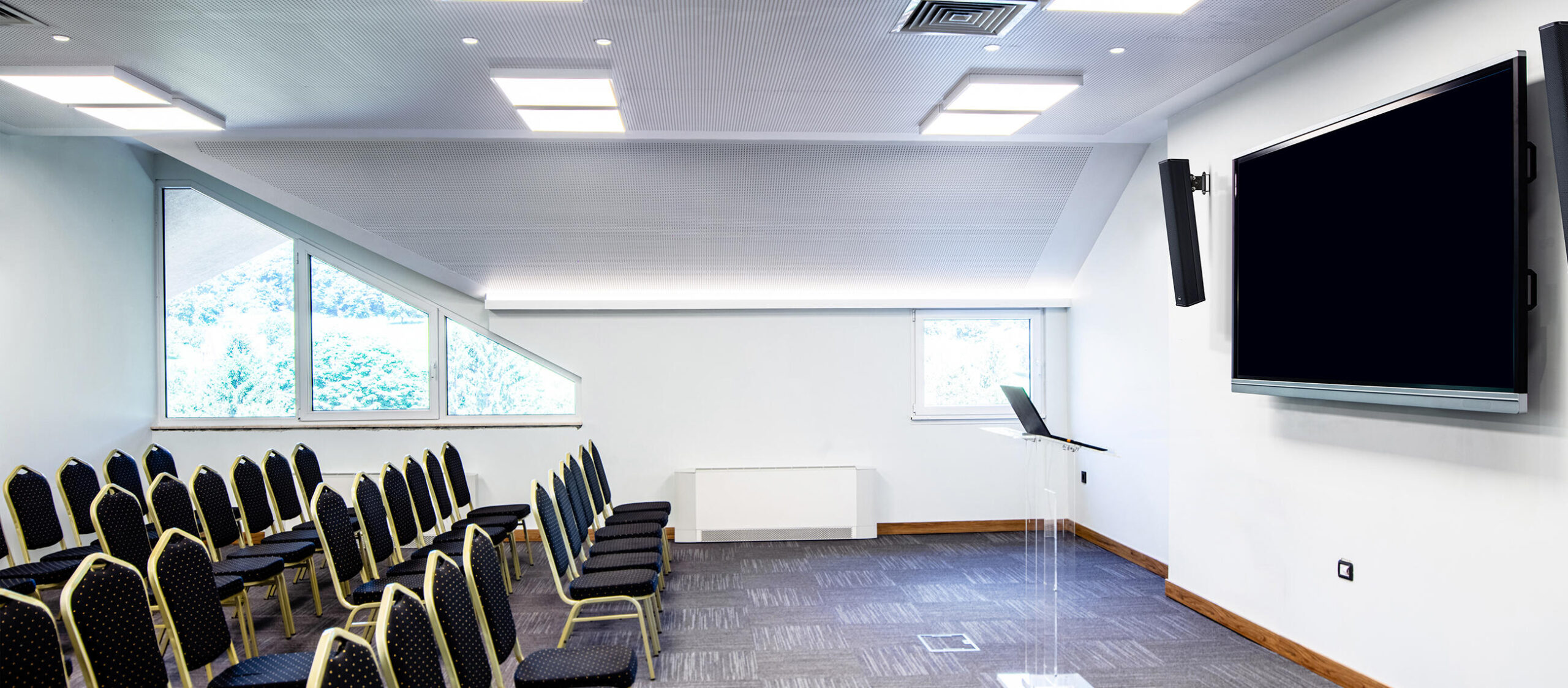 next m8 ambient scaled