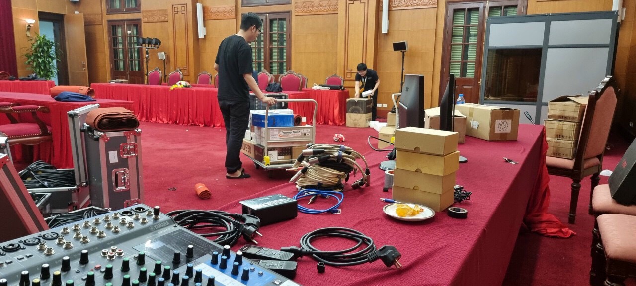 Lắp đặt hệ thống âm thanh hội nghị họp tại Văn phòng thành phố Đà Nắng